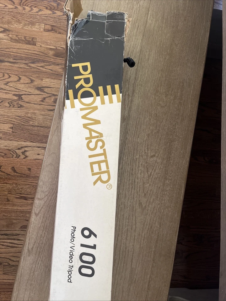 PROMASTER 6100 Adjustable Tripod - Image 2 of 2