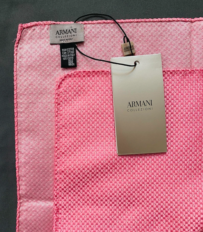 ¡NUEVO CON ETIQUETAS! $75 PAÑUELO ARMANI COLLEZIONI Hecho en Italia 100% Seda Cuadrado de Bolsillo Foto 2 de 3