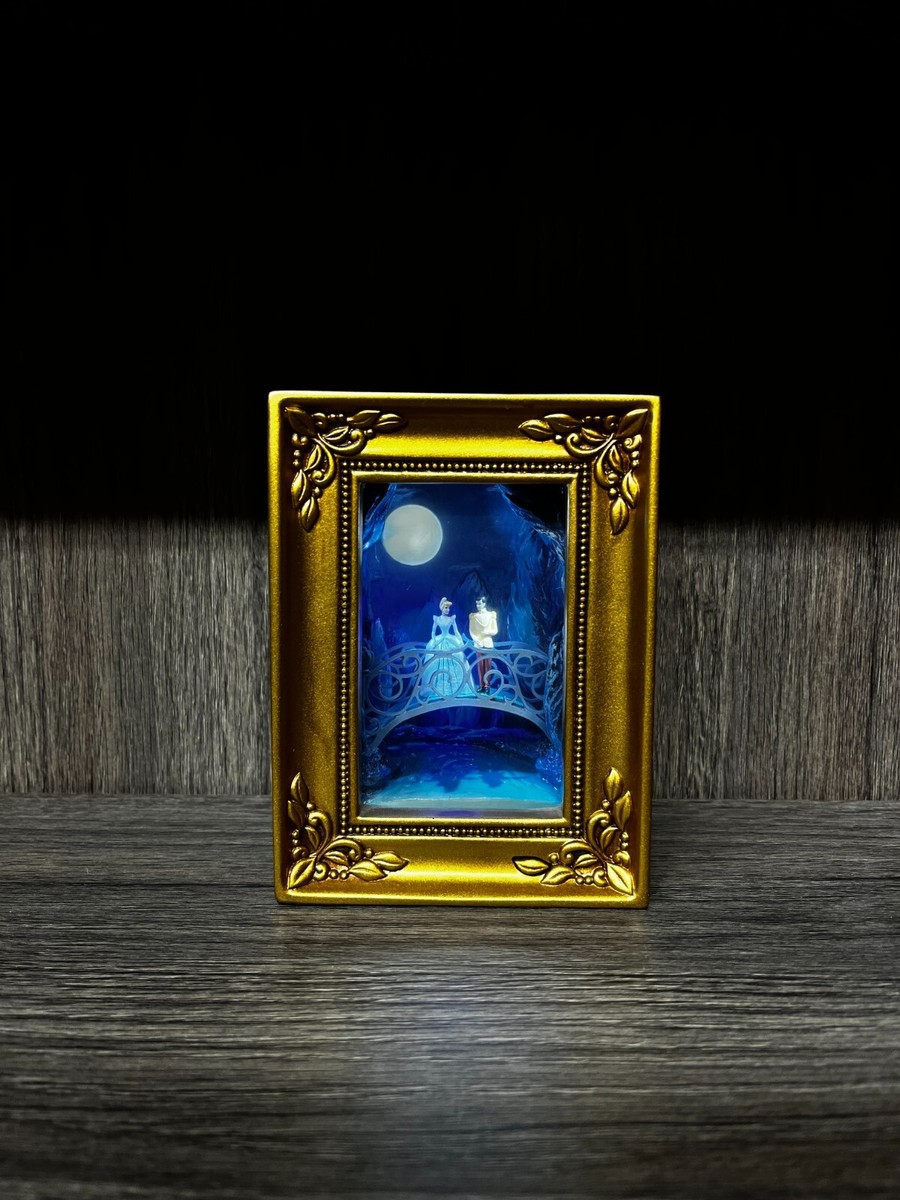 Disney Olszewski Gallery of Light Box: CINDERELLA MOONLIT Disney Olszewski Gallery of Light Box: CINDERELLA MOONLIT