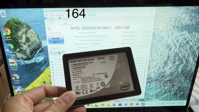 Intel 320 Series 300GB SATA 3Gbps 2.5'' SSD SSDSA2CW300G3 Health Good 90%