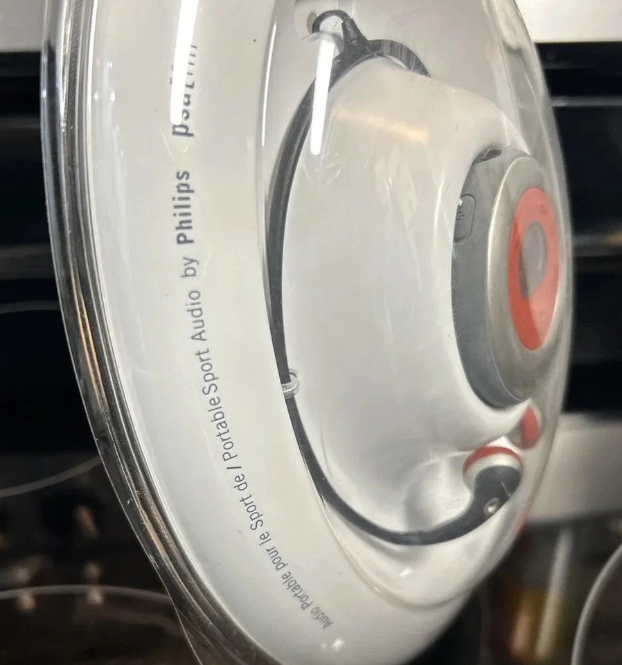 New In Box Nike Portable Sports Audio by Philips ORIGINAL Headphones Super Rare - Image 3 of 4