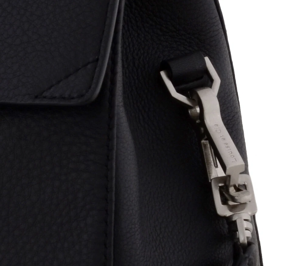 NOVA COM ETIQUETAS BOLSA DE OMBRO SATCHEL LOUISE ET CIE COURO PRETO ALÇA SUPERIOR TRAVA DE GIRO TALIS - Imagem 2 de 4