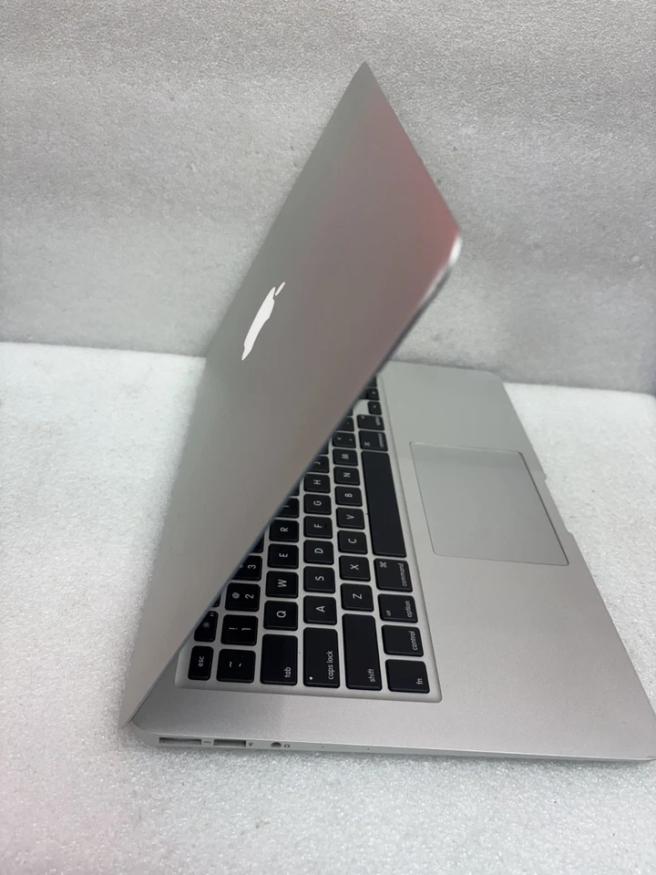 Apple MacBook Air 13", 2014,  Intel Core i5, 1.4GHz, 4GB RAM, 128GB SSD - Image 4 of 4