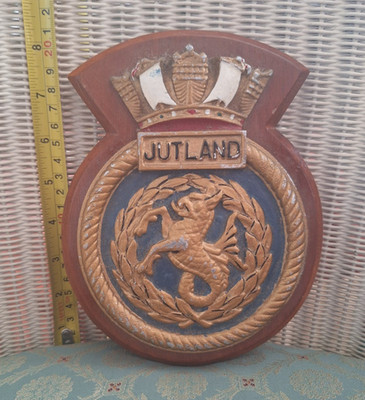 ORIGINAL SCHIFFSWAPPEN - HMS JÜTLAND - DACHBODENFUND CHATHAM KENT.