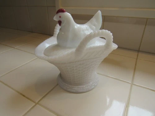 Vintage Westmoreland Milk Glass Chicken Hen on a nest Candy Trinket Dish