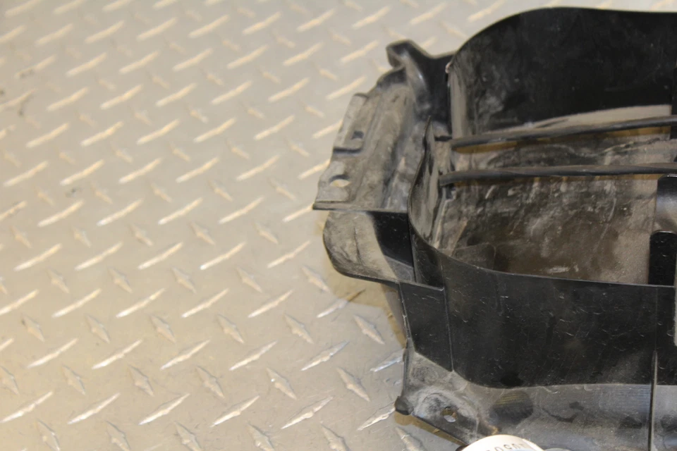 Kawasaki ER-6N ER650C 2009 parte trasera trasera bandeja de batería de plástico Foto 2 de 4