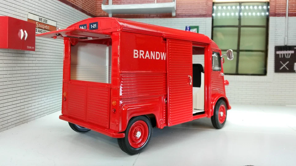 Citroen H Type Fire Engine Van Welly 1:27 1:24 Scale Model Dutch Brandweer Metal - Image 3 of 4