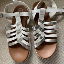 Wonder Nation Girls Sandals White silver New 3