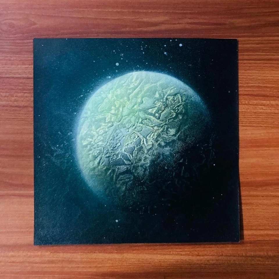 翡翠之谜-手工喷涂行星纸艺术 — 第 2/4 张图片