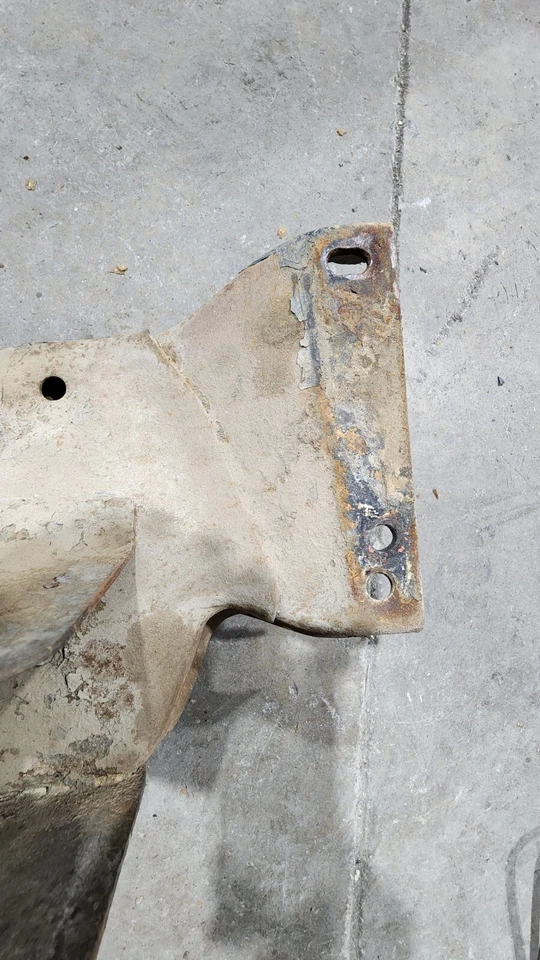 Subchasis motor delantero Toyota Celica ST 1973 RA21 Foto 3 de 4