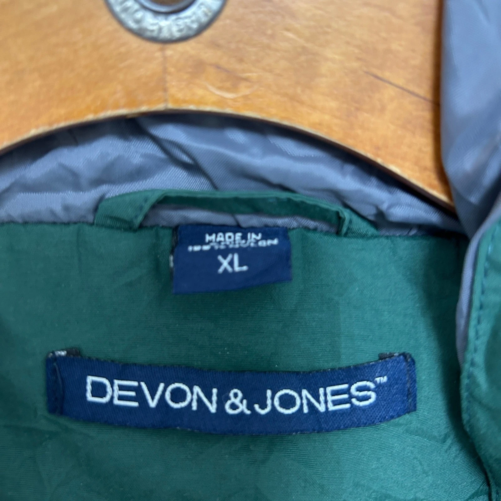 Devon & Jones Mens XL Green Hooded Rain Jacket Windbreaker Yarmouth Embroidered - product detail image 2
