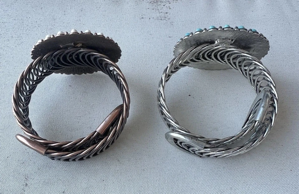 2 pulseiras estilo punho contas de cobre tom prata e cor turquesa contas brancas - Imagem 2 de 4