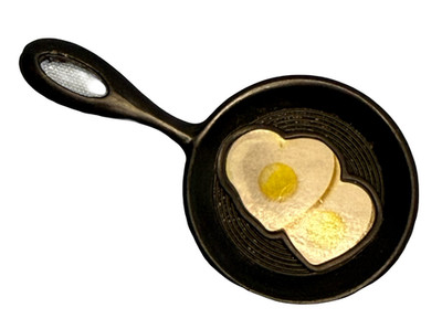 Barbie Heart Eggs in Pan Kitchen Accessory 