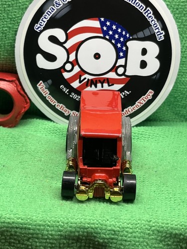 Hot Wheels Blackwalls T-Totaller Your Basic Express 1:64 Red NM Condition - Picture 2 of 8