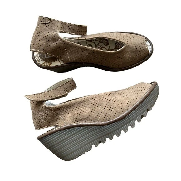 Fly london cheap yala sandals