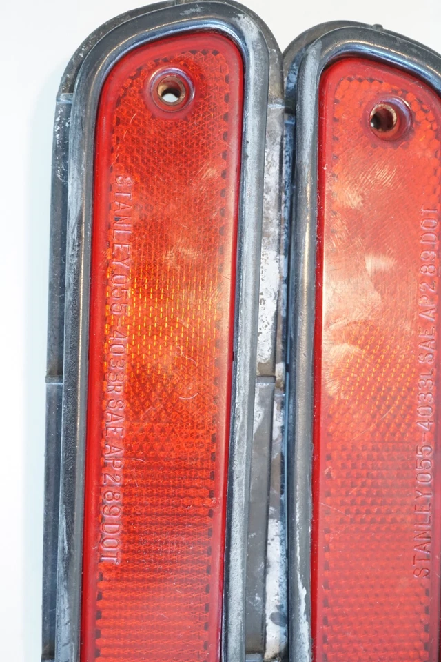 Reflectores de parachoques trasero Honda Prelude 1992-1996 OEM Stanley Foto 3 de 4