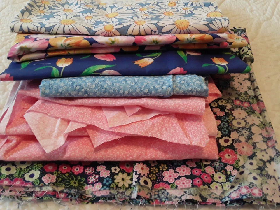 Stack Floral Cotton Fabric Remnants Scraps Tulips Pansies Flowers Quilting Craft - Image 2 of 4