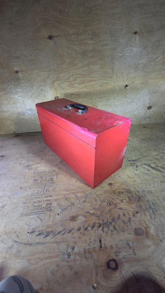 Husky Professional 21" Caja de herramientas de acero con 2 cajones Foto 2 de 4