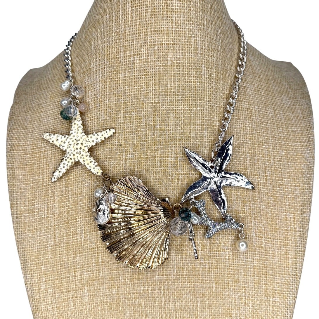 Seashell Themed Statement Necklace Oversized Shel… - image 2