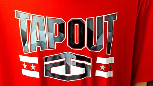 Herren Gr. 4XL TapOut rotes Shirt neu mit Etikett Flame Scarlet Salute T-Shirt 718l32pb22 - Bild 2 von 3