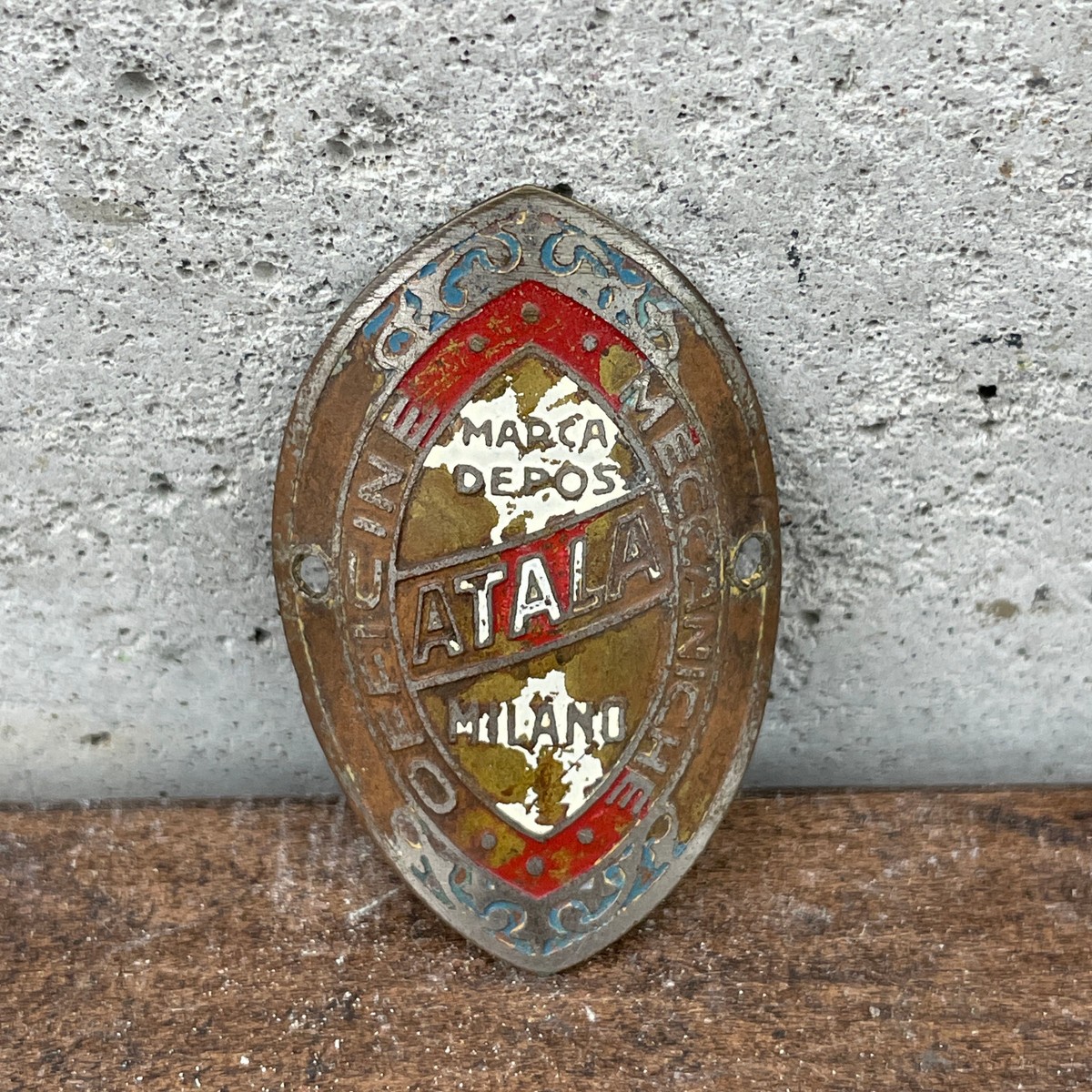 激レアSmall Atala head badge