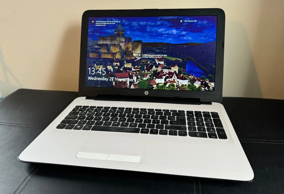 HP 15-AY073NS - INTEL i3@2.00GHz - 250GB SSD - 12GB RAM - WINDOWS 10 - Image 4 of 4