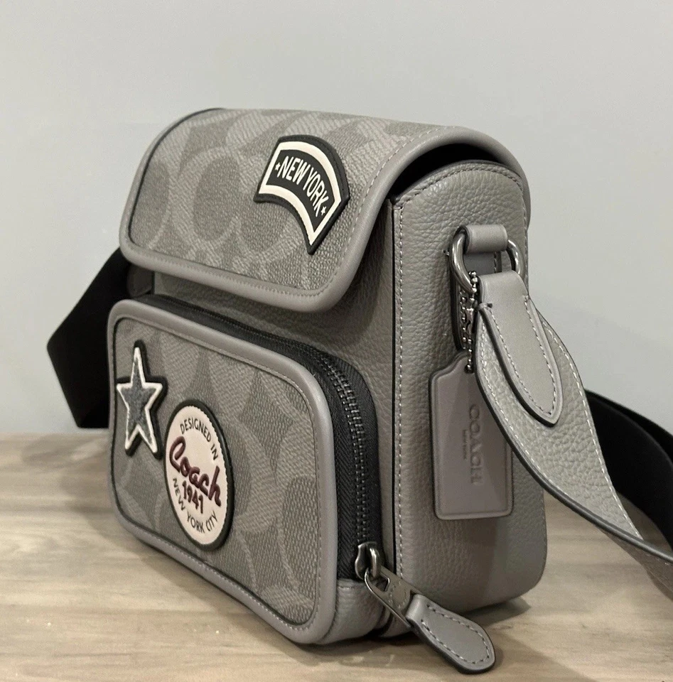 Bolso Bandolera COACH CCG29 Sullivan Solapa Maxi Firma Lona Con Parches Gris Foto 3 de 4