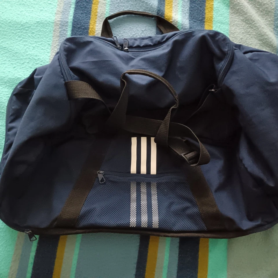 ADIDAS PISA SC BAG ORIGINAL RARE SIZE L GOOD CONDITION - Image 3 of 4