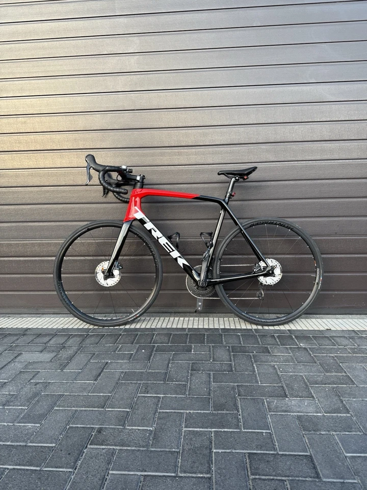 Trek Emonda SL 6 Carbon Rennrad, Ultegra, Neue Reifen
