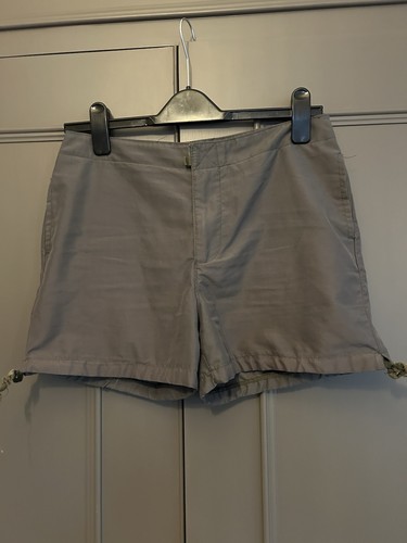 Khaki-grüne Damenshorts Größe 10/12 - Bild 2 von 2