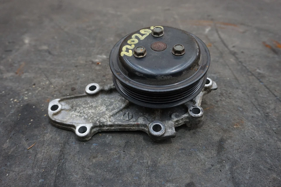 Bomba de líquido de arrefecimento e conjunto de roda de polia fabricante de equipamento original N3H115100B Mazda RX8 2004-08 - Imagem 2 de 4