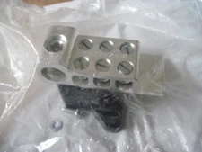 nVent Hoffman ASTB225 Splitter Trough Block Assembly, Aluminum, 600V, 225A