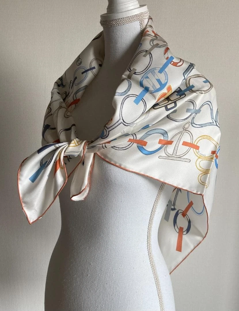 Hermes — HERMES Do Re Boucles Silk Scarf Carre 90 White Blue 35.4in Used SR1543