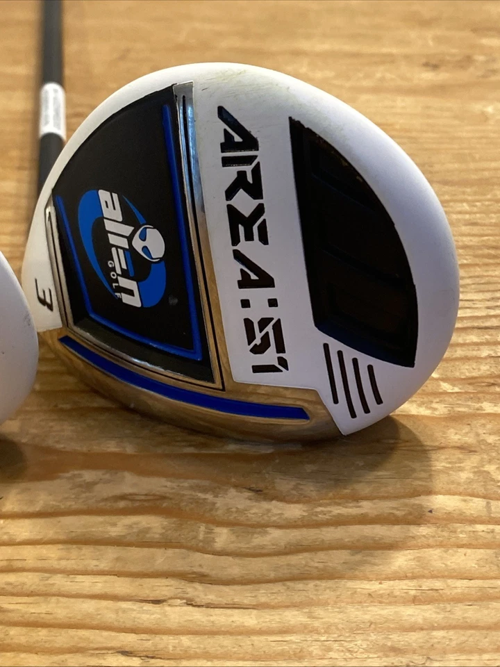 Alien Golf Area: 51 Graphite Regular Flex 5 Wood & 3 Wood Set RH w/ Head Covers - Image 2 of 4