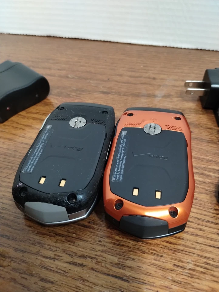 Casio Gz'One Boulder C711 - Negro/Naranja Verizon) Lote de teléfonos abatibles muy raros con C Foto 4 de 4