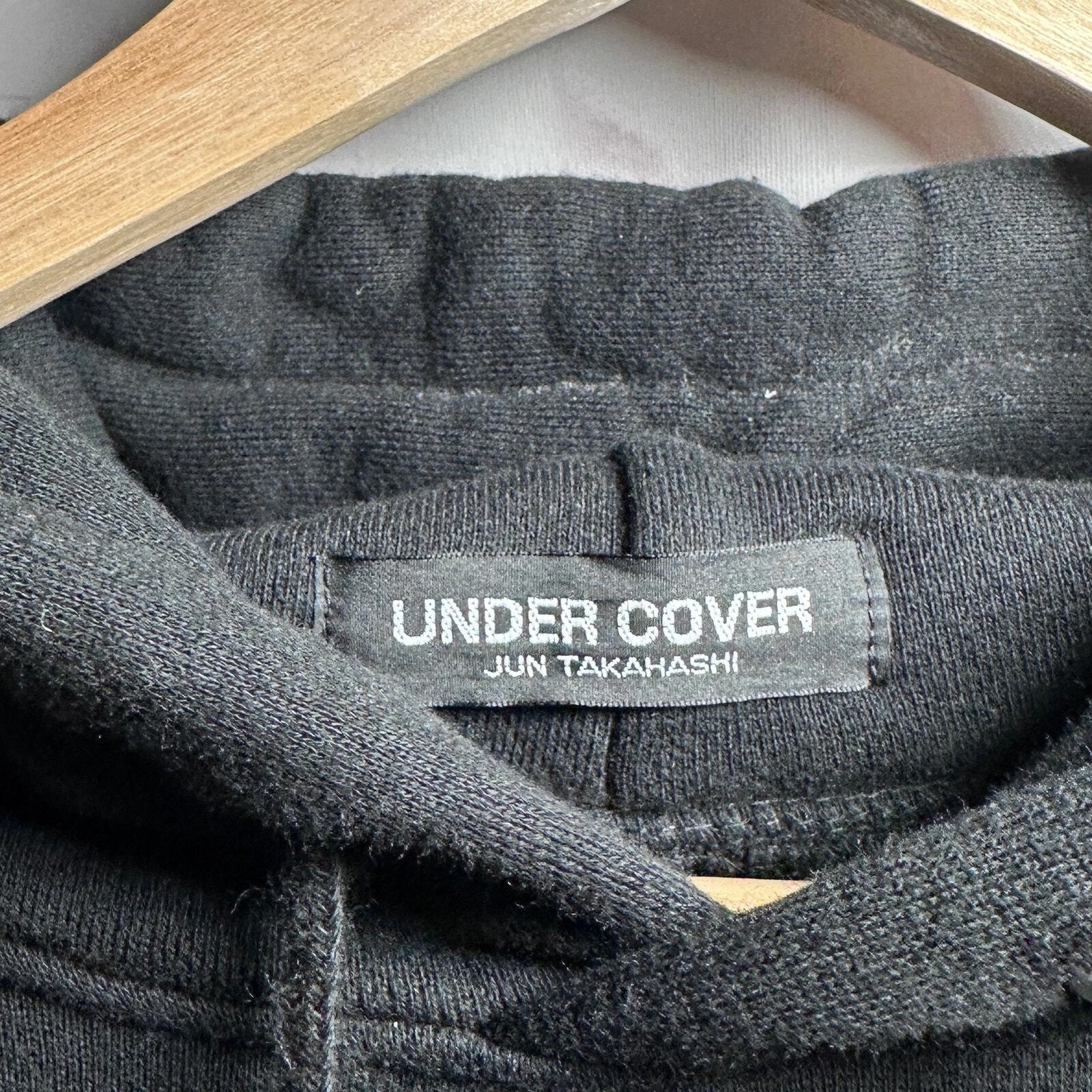 UNDERCOVER Taglia M Felpa con cappuccio sotto copertura nera deformata GuruGuru orso