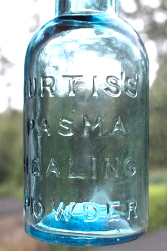 VINTAGE c1900s CURTIS'S PASMA HEALING POWDERS ICE BLUE CURE BOTTLE