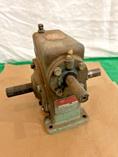 Winsmith Speed Reducer 4CT, 15 Ratio, 1800 RPM, 2.09 HP, 1965