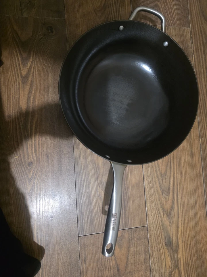 SKOTTSBERG Cast Iron Wok With Lid  34CM - Image 2 of 4