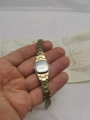 Vintage mechanical Women's Wrist Watch Chaika USSR no working - Picture 6 of 6