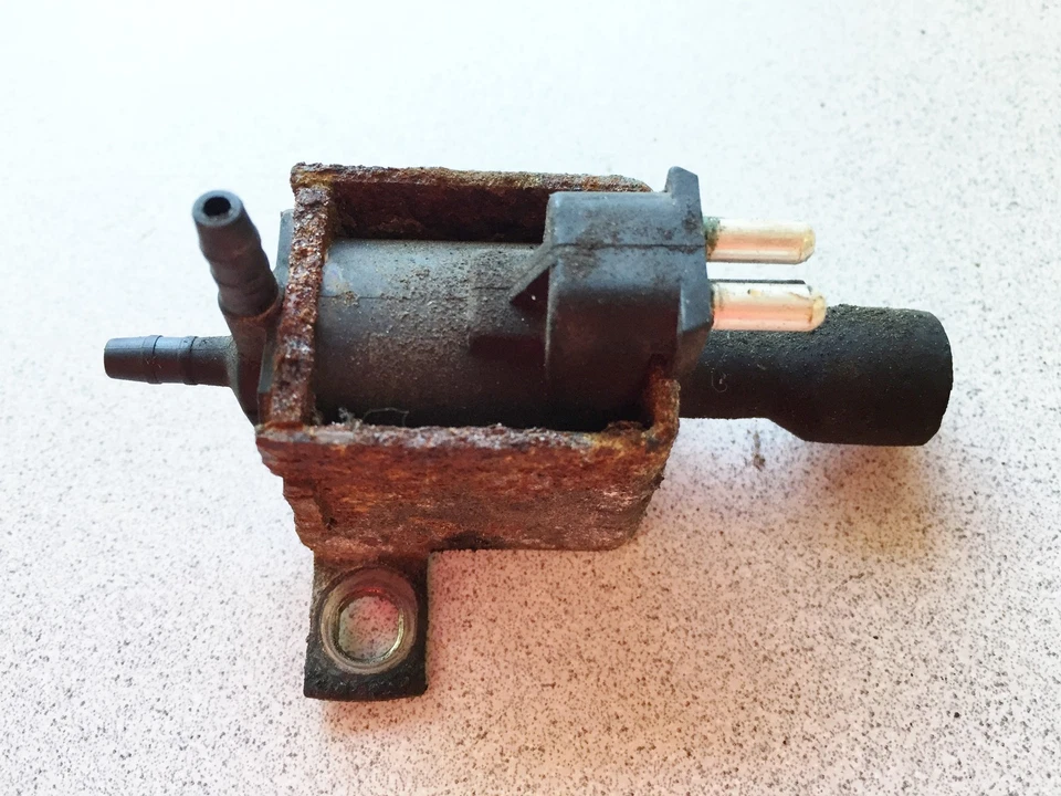 Mercedes-Benz S320 W140 1994-1999 ~ válvula de control vacío ~ pieza OEM Foto 3 de 4