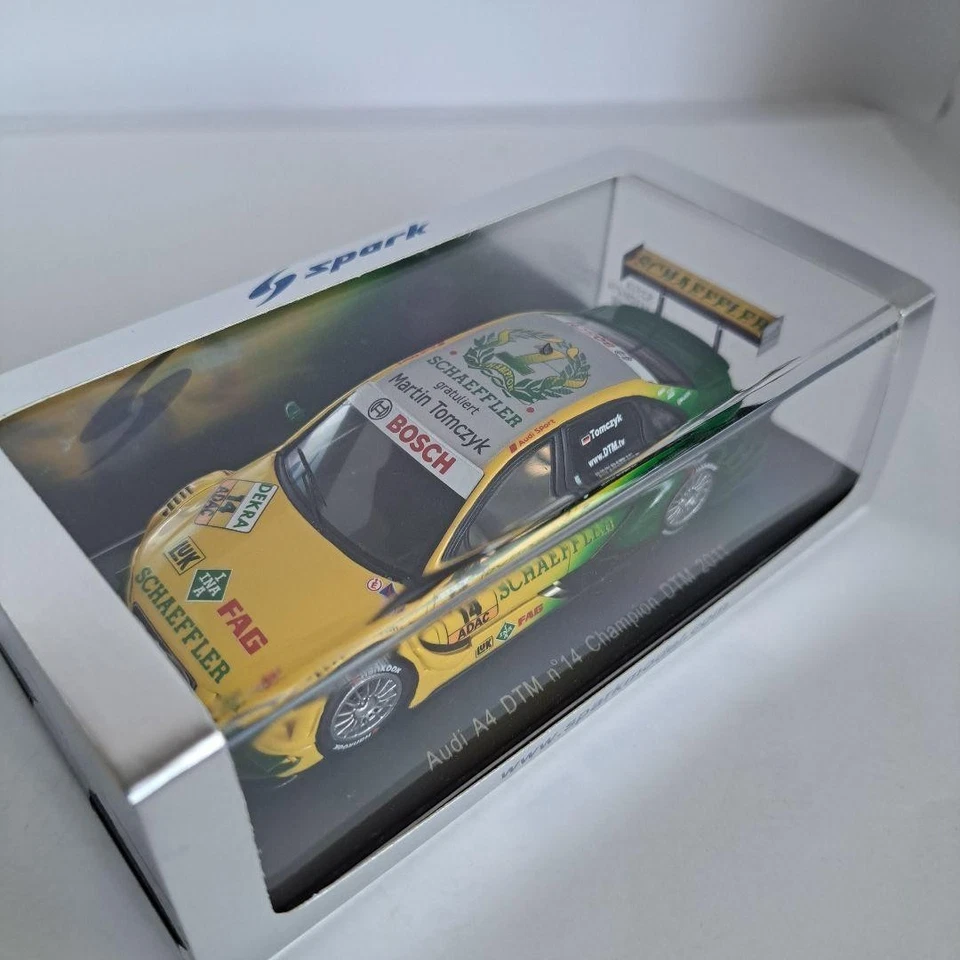 Auto da corsa Spark Model 1/43 Audi A4 DTM 2011 Champion Martin Tomczyk - Immagine 4 di 4