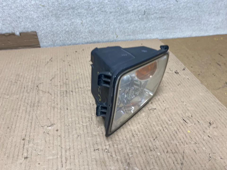 Luz antiniebla lateral izquierda Infiniti QX56 2004-2010 OEM U2652 DW Foto 3 de 4