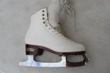 SP-Teri Ice skating leather boots w JOHN WILSON blades Womens Size 5.5 5 1/2 AAA