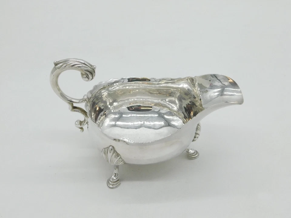 Antiguo bote de salsa o salsa enrollada de plata esterlina Jorge III Londres 1762 Foto 2 de 4