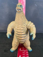 Bandai Ultraman Kaiju Ultra Monster Series 14 RED King loose very fine condition