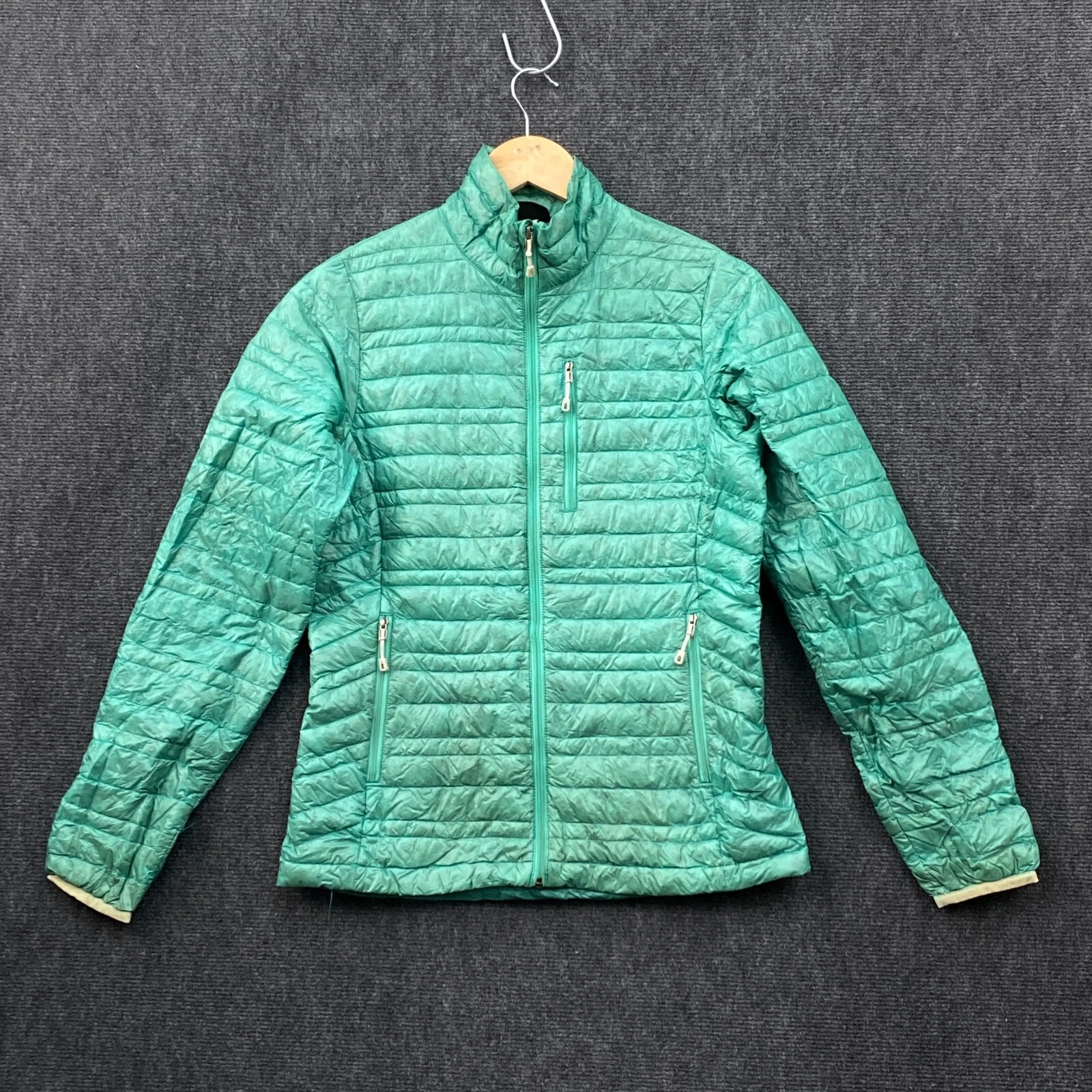 Patagonia Ultralight Down Jacket Womens XS Full Zip Green 84760FA12 Hiking
Opens in a new window or