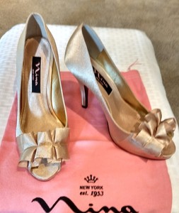 nina gold dress shoes