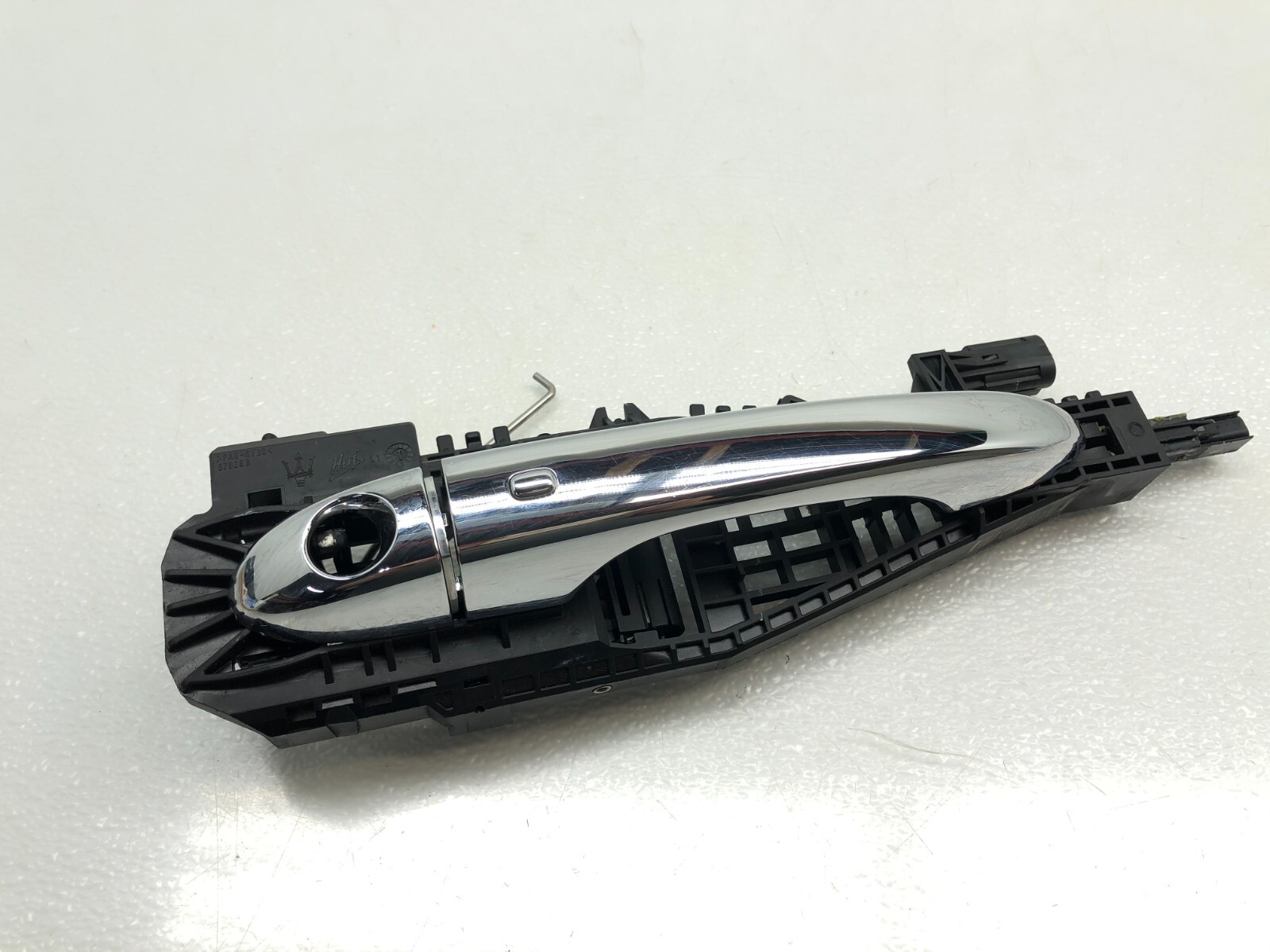 2014-2019 MASERATI GHIBLI LEFT DRIVER FRONT EXTERIOR DOOR HANDLE OEM.