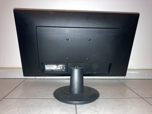 HP V243 24" LED FHD - VGA - DVI - 1920 x 1080 MET STAND EN KABELS - Afbeelding 2 van 6